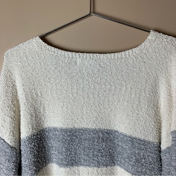 [Knox Rose] Women's V-neck Gray & White Striped Sweater - Picture 8 of 8